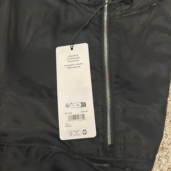 New alo with tags Cropped Afterglow Pullover black size small - Picture 7 of 7